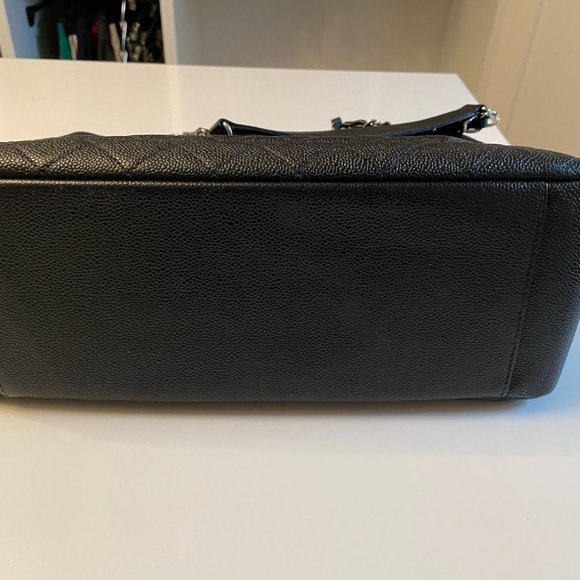 CHANEL GST Large Shopping Tote - Picture 8 of 11